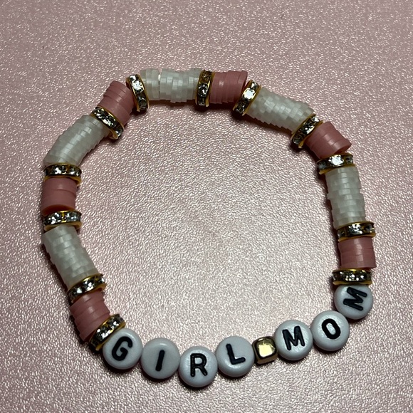 Pink and White ‘Girl Mom’ Beaded Bracelet - Picture 2 of 3